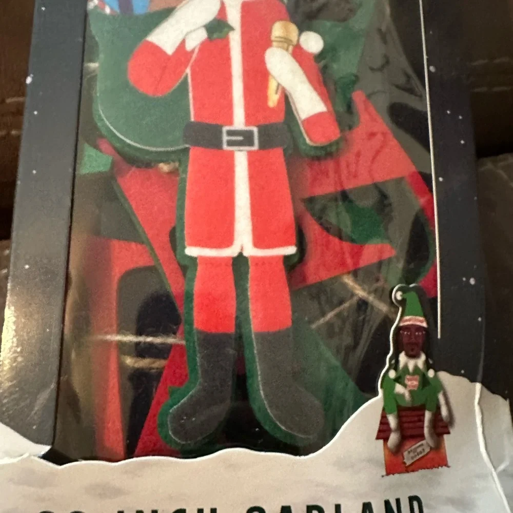 Snoop Dogg Christmas Garland